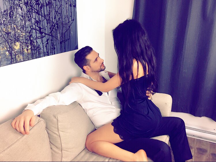 thatperfectfam's tweet photo. Make sure you guys watch our next #youtubevideo... it’s gonna get really hot😝 #youtubecouple #youtubecouplechannel #YouTuber #youtubers #couplesoftwitter #photography #beauty #model #funnyvideo #funnycouple #Inlove #Funnyyoutubevideo #elegant #elegance #sexycouple #Couple #love https://t.co/7j5cNhxteD