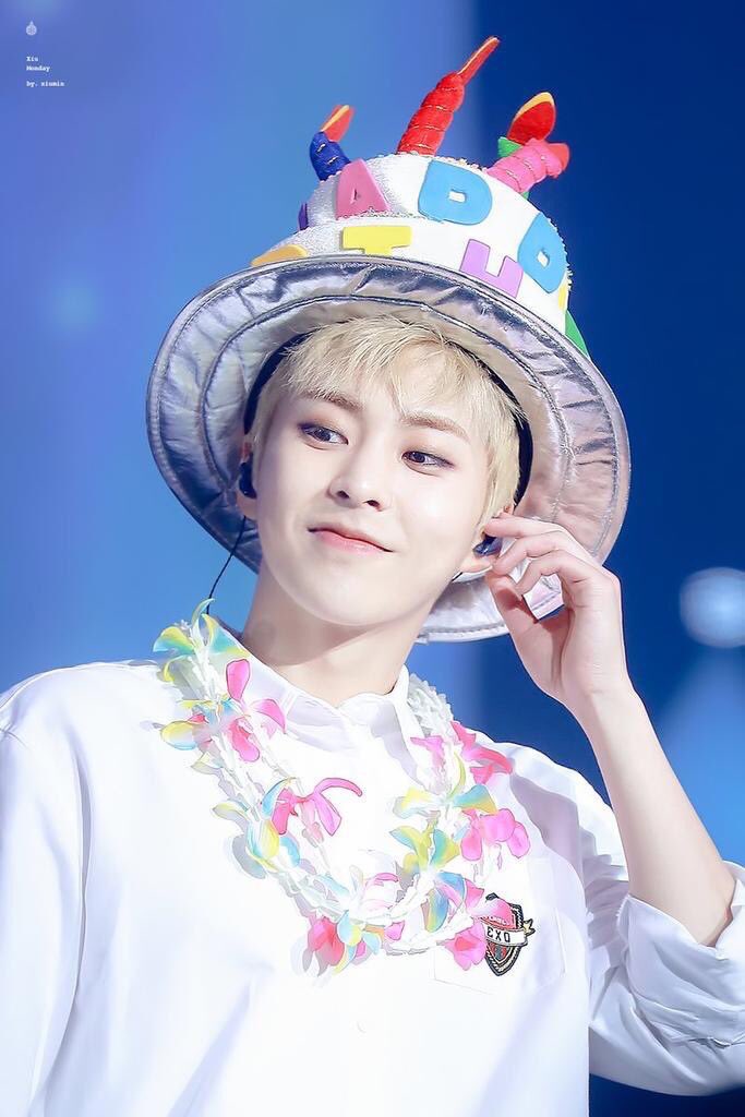 EXO_KLM_Vote's tweet photo. Happy Birthday @weareoneEXO XIUMIN.  Thank you for being our source of happiness and our inspiration. 태어나줘서 고마워. 사랑해요 ❤️ #HappyXiuminDay #생일축하해민석아 #EXO #엑소 https://t.co/MnuzlkD8Mk
