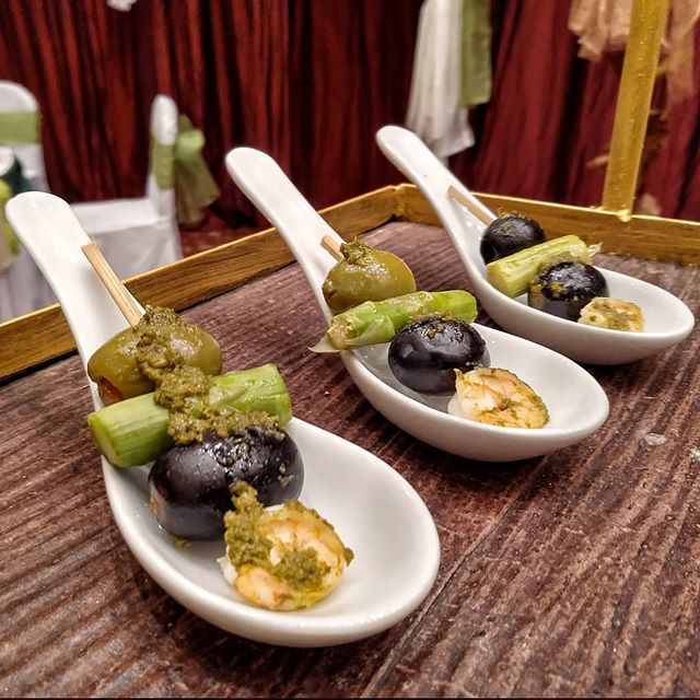BaliTropicResor's tweet photo. Special #canape for wedding reception dinner.
•
•
•
#balitropicresort #balitropicallinclusive #balitropicalspa #bali #balibride #bridesmaids #bridestory #canape #food #foodstagram #foodie #foogram #yummy #delicious #nomnom #luxury #visitbalin#allincl… https://t.co/fHtFJ0dE6r https://t.co/uUWGrtYBpY