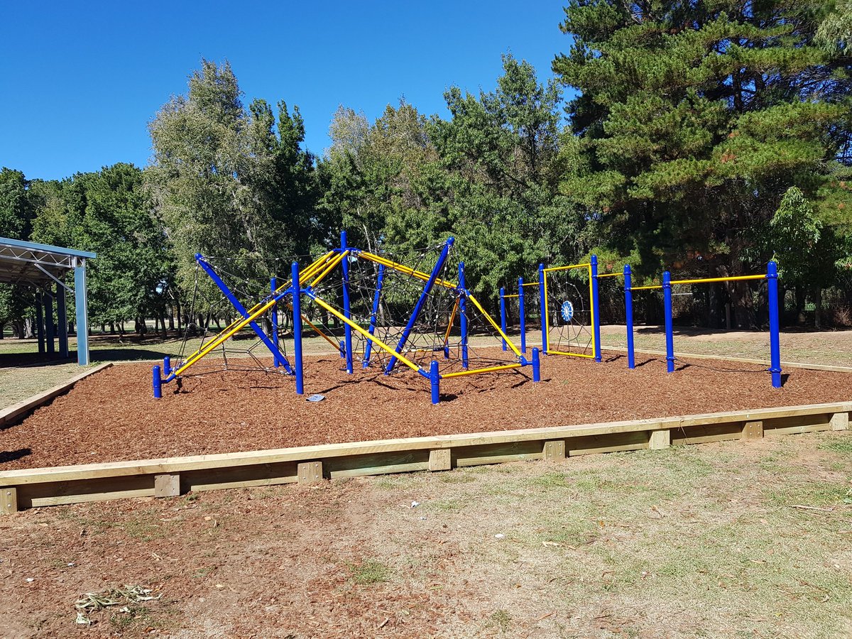 GiralangPrimary's tweet image. A very exciting day @GiralangPrimary Our spiderweb play equipment is officially open! Big thanks to our P&amp;amp;C and School Board for coming together on this joint funded project as democratically chosen by our students. #CommunityEffort #StudentVoice #GrossMotorDevelopment #Fun