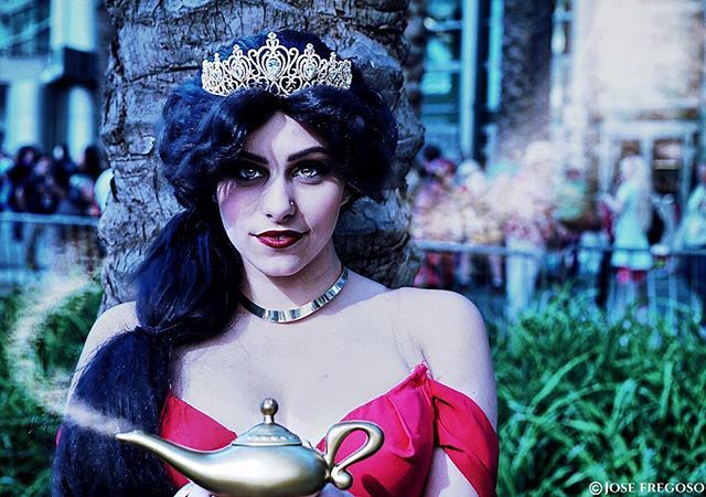 GamerJoe05's tweet photo. If you had one wish right this instant what would it beβοΈ
For the last day of throwback to #wondercon2017 I leave you with this image of the awesome and talented @sammyrubin cosplaying slave #princessjasmine I hope you all had an awesome #wondercon20β¦ https://t.co/YmkEfOHLFJ https://t.co/tHeY6gHmOj