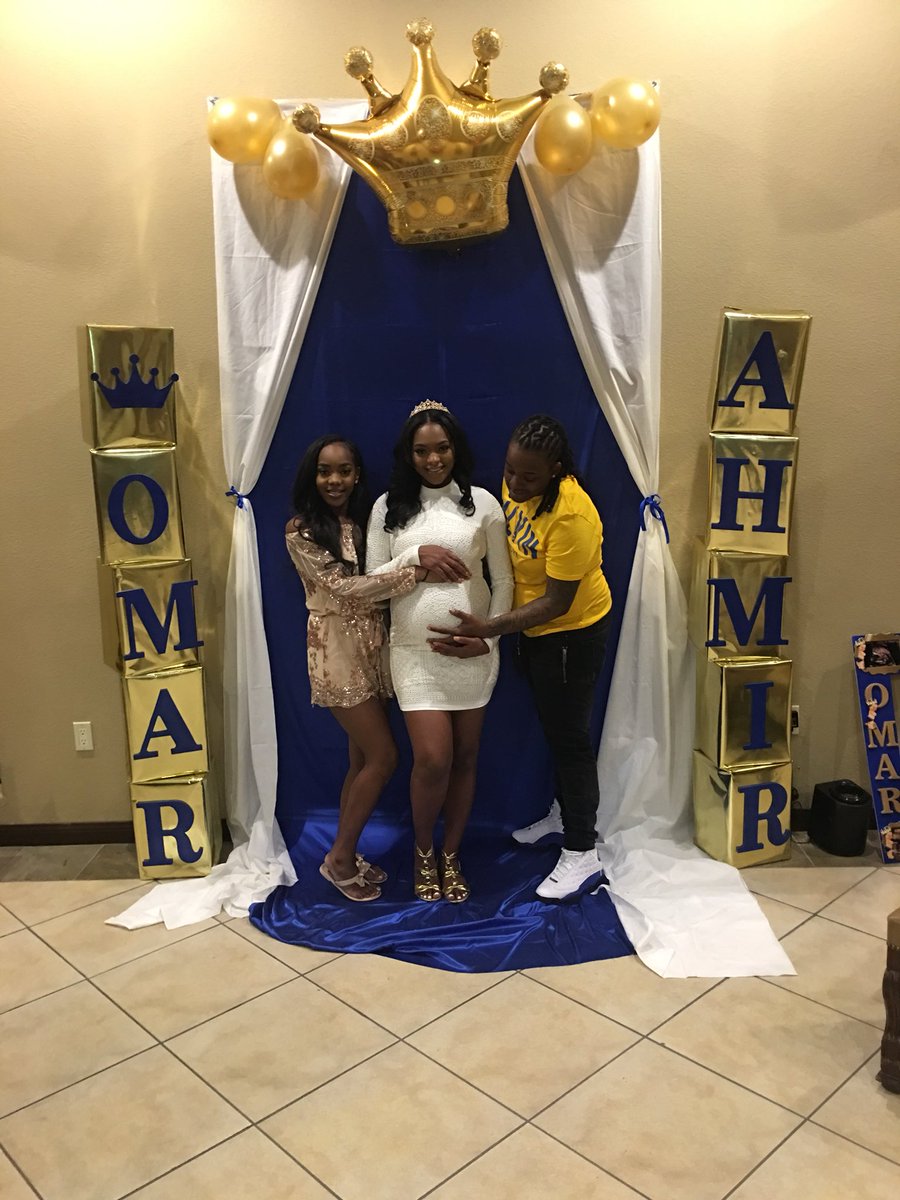 Welcoming my little prince into this world. Thank you everyone for coming 💙👶🏽👑 #RoyalBabyShower
