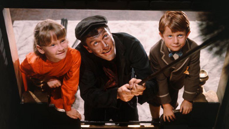 Happy birthday to the late Disney Legend Matthew Garber, who portrayed Michael Banks in MARY POPPINS! 