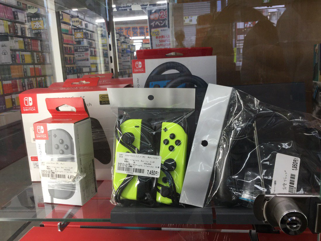 おはようございます、ブックオフ+荻窪駅北口店です。大人気のNintendo