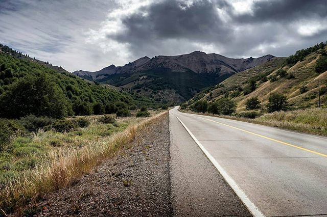 AChilepoh's tweet photo. ๐ท @rgzprophoto - #carreteraaustral #patagonia #chile #southamerica #surdechile #coyhaique #landscape #photography #rgzprophoto #siguetuchile #chile_bloggers #achilepoh #smartripchile #datosdeviajeschile #dnomade #marcachile #chiletravel #instachile #chilegram #chileinsta #nโฆ https://t.co/uRI5k1lq23