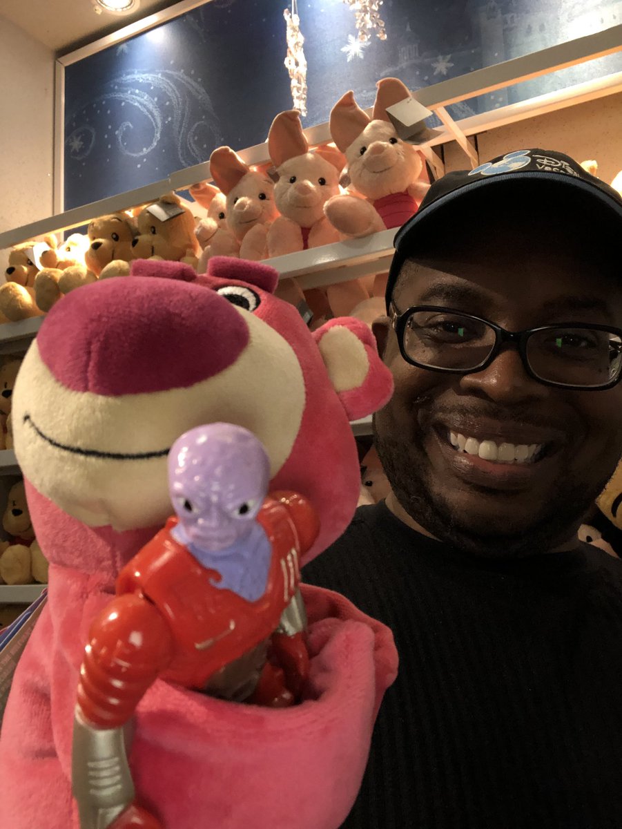 LetsTalkMotU's tweet photo. @cobracommandr15 @DisneySprings #SpringBrakk | “She don’t love you no more” #Brakk —Lotso | ...but I do. No worries. #naohm #toystory #motu #actionfigureoneshot #disneysprings #springbreak #orlando #florida #thetrifecta https://t.co/YBCRPphxro