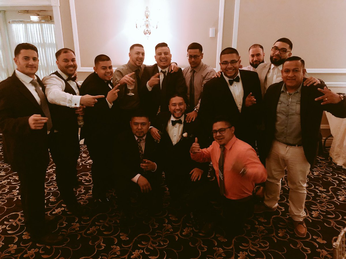 vasquezcarloss's tweet photo. Bree Wedding 2018 
Just old friends reunited ✊🏼 https://t.co/ZKvNhBOXwj