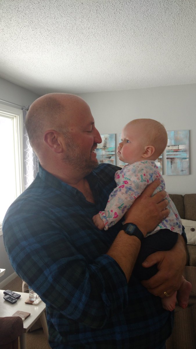 LancasterMN356's tweet photo. We got a surprise visitor today #milajo #happygrandparents https://t.co/Io59DOC8VL