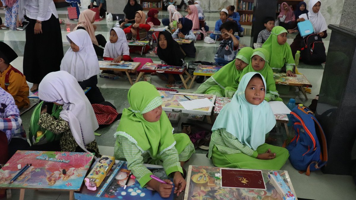 ukijaaumy's tweet photo. Suasana Lomba TPA se-DIY yang dilaksanakan pada tanggal 25 Maret 2018  (3)
#JAAFAIR2018
#UMY https://t.co/uuAVxr4TnA