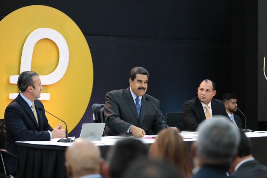 cryptomsn's tweet photo. Venezuelan crypto currency El petro went to #ICO - https://t.co/7B65j3qZVi 
#ElPetro https://t.co/DoZLfvQVBe