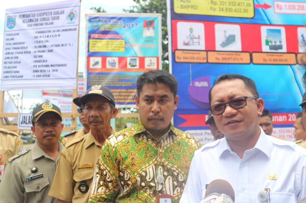 Mustahidinjbi's tweet photo. Dalam rangka meningkatkan kesejahteraan masyarakat Dana Desa 2018  diarahkan pada kegiatan padat karya tunai #Padatkaryatunai2018  #tppitebo  #TTG Kab Tebo  #TPPIJambi  @jokowi  @EkoSandjojo  @taufikmadjid71  @anwsanusi  @anwsanusi https://t.co/BFmtiqUtkZ