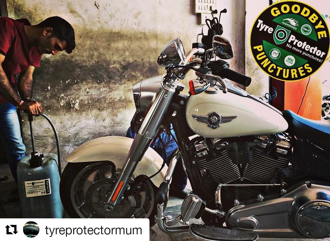 carcityindia's tweet photo. @tyreprotectormum 

#harleydavidson #fatboy chooses the worlds best Tyre Sealant that seals punctures upto 3mm thick nails for motorcycles and 6mm thick nails for cars.

Call 9029533366 https://t.co/OkTw5P651q