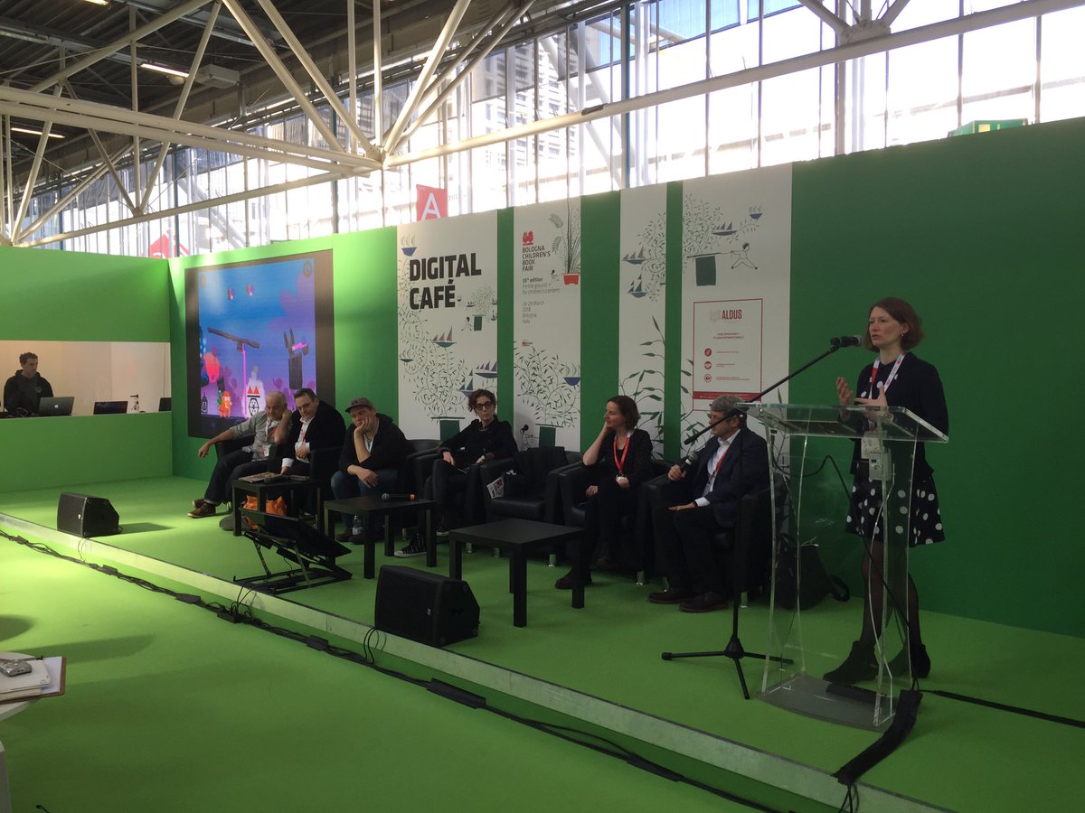 eToileseditions's tweet photo. Comme pour e-Toiles en 2012, présentation des BolognaRagazzi Digital awards #BCBF18 https://t.co/w2jAPdFCIa