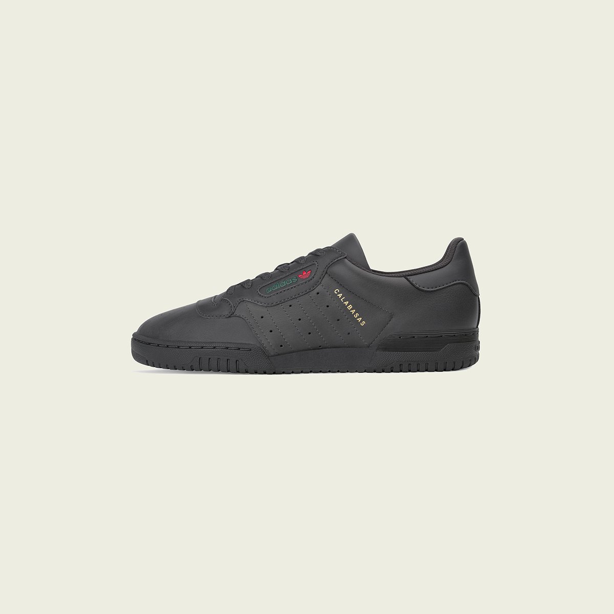 Les #YEEZYPOWERPHASE sont dispo ici : 
bit.ly/YEEZYPOWERPHASE