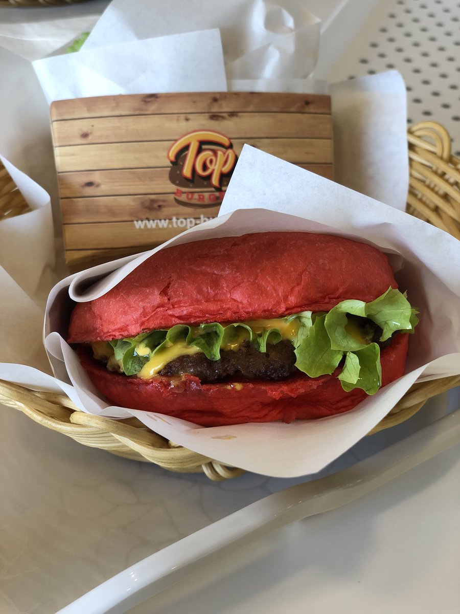 qatarliving's tweet photo. We recently visited #TopBurger in Al Aziziyah to try out heir unique range of 🍔🍔. Stay tuned to our website for a full review, but in the meantime here’s some mouthwatering pics to keep you drooling 🤤 #QLFoodies #burgers #qatar https://t.co/IJ9383c0xZ