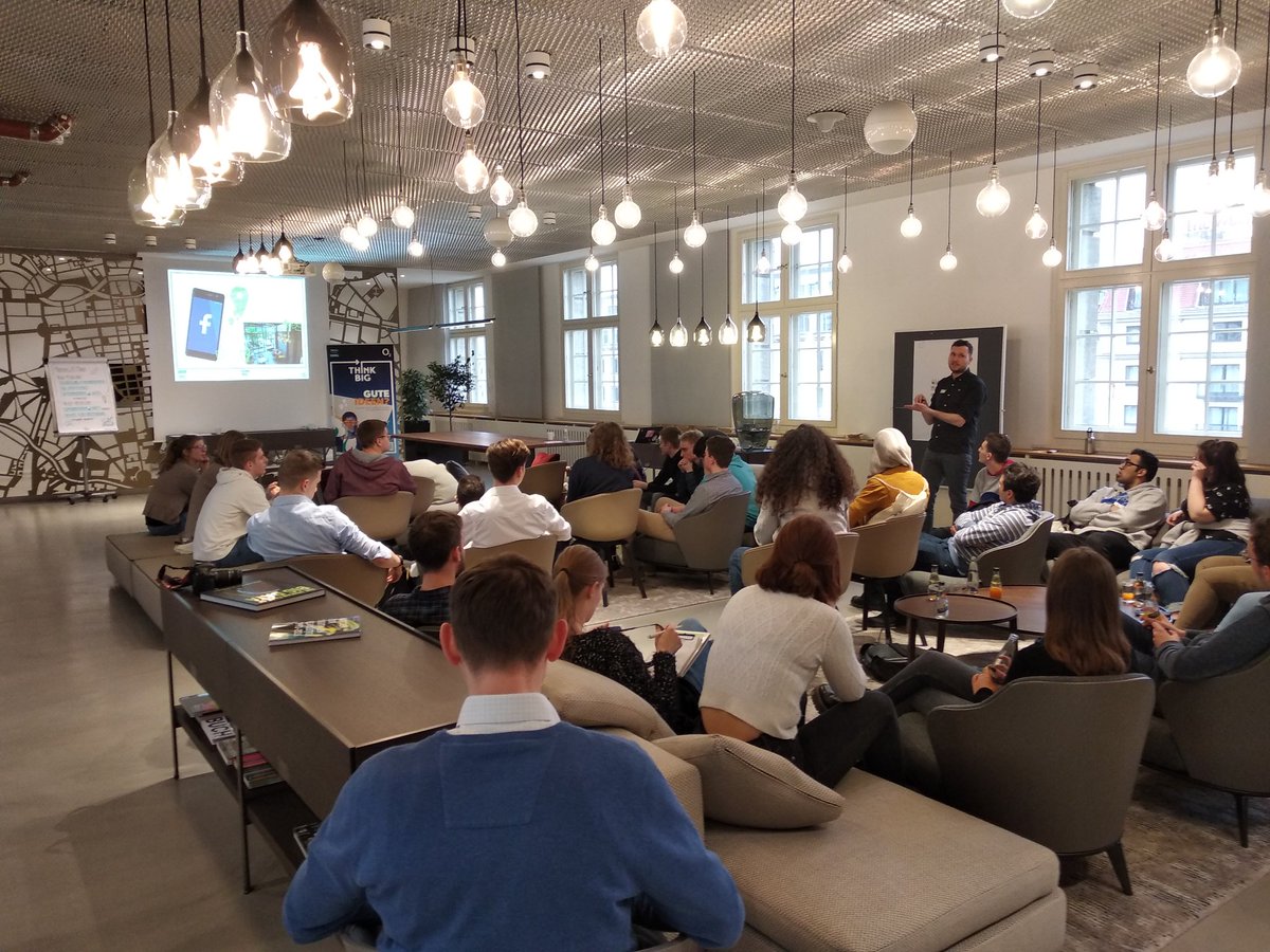 Johutibi's tweet image. jetzt Vortrag von @analog_a und @JoerdisDoerner beim Workshop #thinkbigcamps Big Data von @dkjs_bildung #o2thinkbig @telefonica_de @fundacionTef