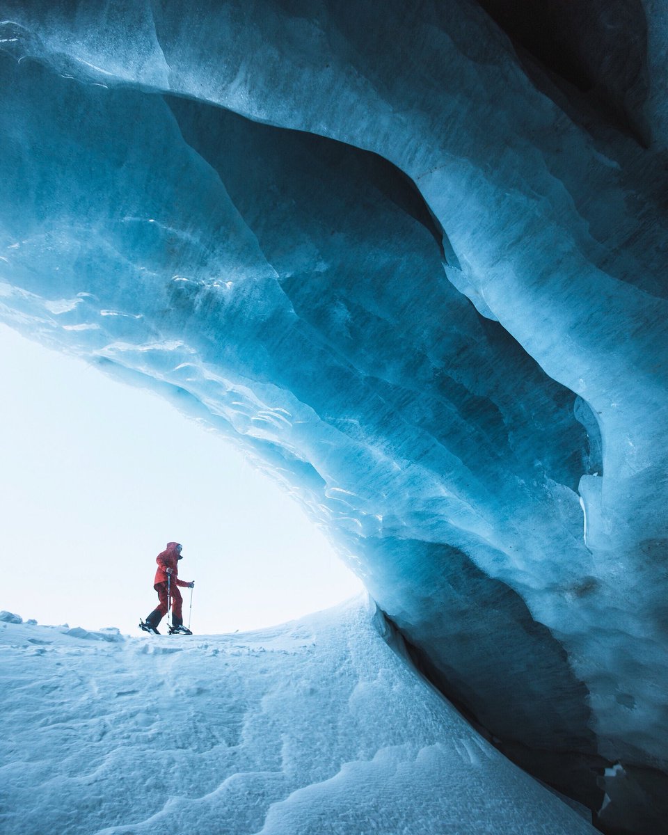 Exploring ice caves in Val d'Anniviers🇨🇭