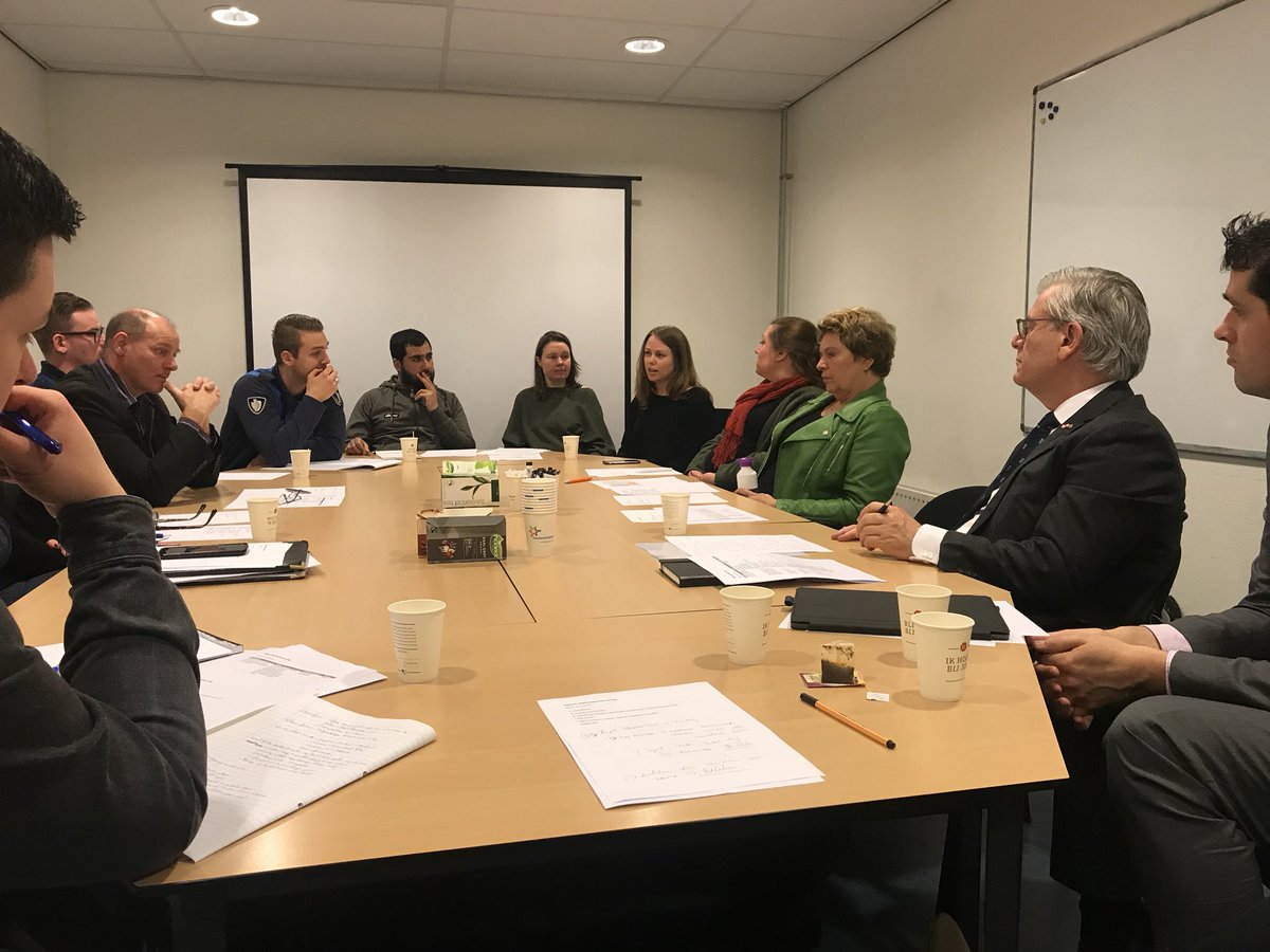 Mooi om te zien hoe partners tijdens het wijkveiligheidsoverleg Buytenwegh gaan voor een leefbare en veilige wijk#Buytenwegh