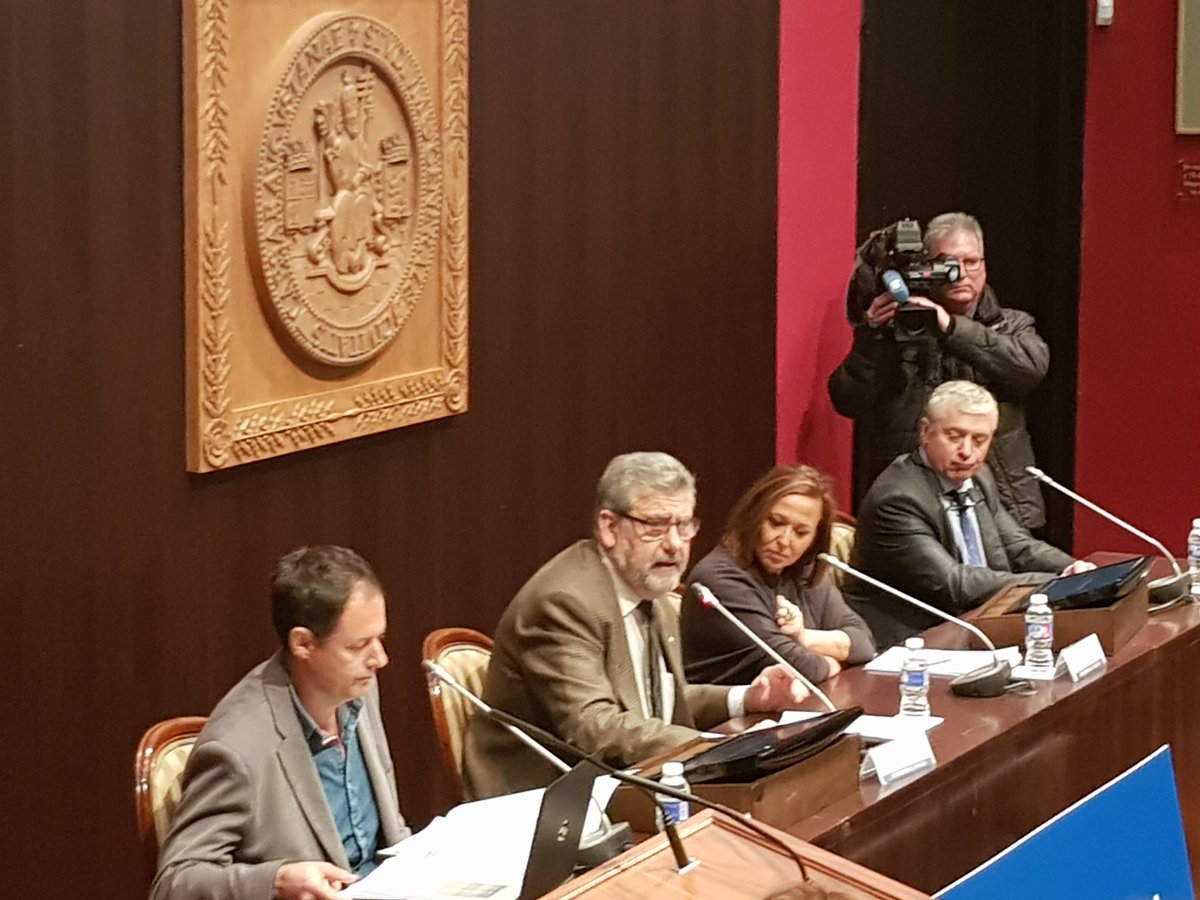 Analotrenco's tweet photo. El equipo de atención al TELÉFONO CONTRA EL ACOSO ESCOLAR #900100456 👉 miembros de @ASAPME acuden a la presentación del "Estudio sobre el estado de convivencia en los centros educativos de la C.A.A." @MaytePerez2 @CristinaSachez @ManuMartinez85 @Silvs_p @SobrinoCalvo https://t.co/YiIdAAZFlq
