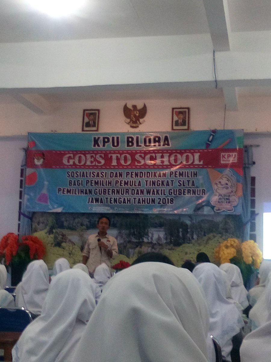 Partono461984's tweet photo. Sosialisasi pemilih pemula dari KPU BLORA di SMK N 2 BLORA https://t.co/CEcNgCPvmb