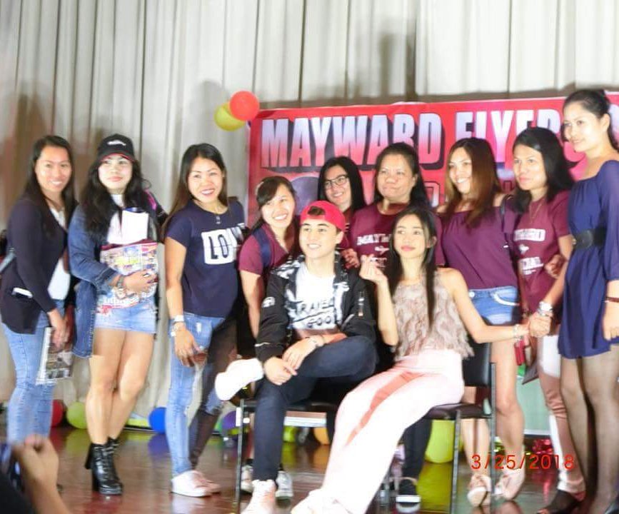 Vitajes05's tweet photo. Group pic with mayward 😍 😍 😍yesterday March 25 @chi fu,pok fu lam hk https://t.co/xLXZTaRfXa