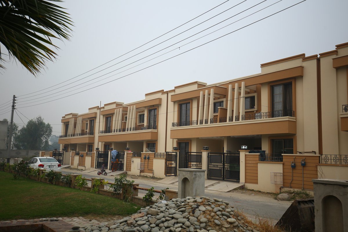 Urban_Developer's tweet photo. Central Park Homes is destined to become a land that will become timeless heritage for you in the coming decades. 

For more information:
Website: https://t.co/RbjuPnwOJD
https://t.co/V62HoARoFk
UAN: 042-111-109-109
Address: Ferozepur Rd, Lahore, Pakistan https://t.co/DBgeitWLRY