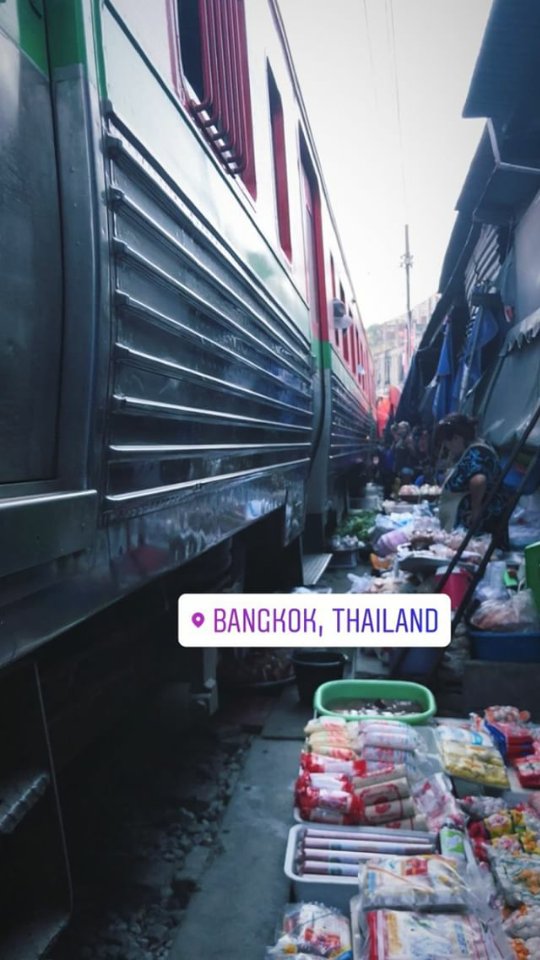 Roseruby9's tweet photo. #railway #market https://t.co/1ypR7q7hBm
