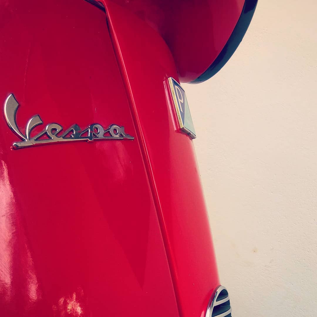 Vespa_IN's tweet photo. Classic for a reason.#Backtocolours #Vespaadventure #vespacolour #brightsideoflife
📸: @shabirvp https://t.co/J9CmXTI2sd
