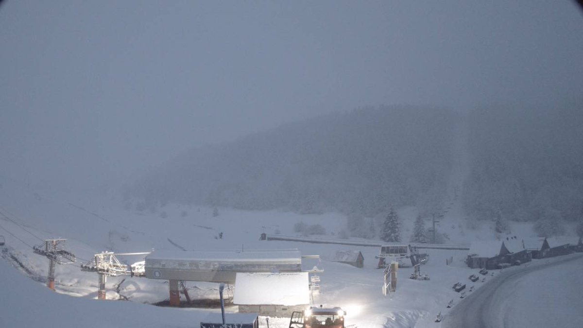 Météo Pyrénées On Twitter Poursuite Des Averses De Neige