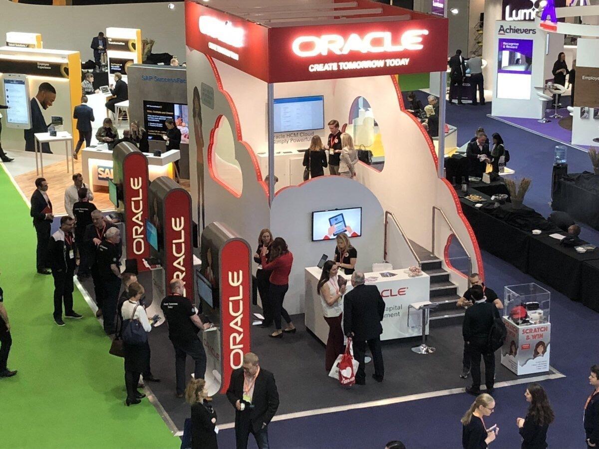 OracleCareers's tweet photo. .@Oracle_UKI interns get involved: Abigail Taylor reports from #UNLEASH18 in London, where she helped create a memorable presence as part of the @OracleHCM team. #OracleTalent https://t.co/3TEOWqAHIU