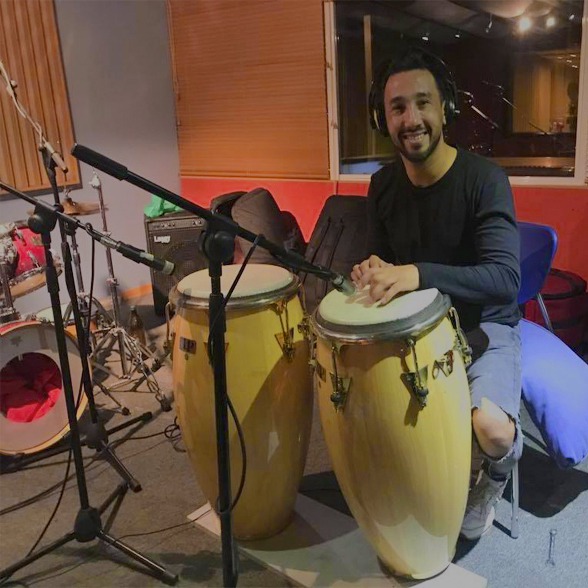 JohnnyGomezB's tweet photo. Happy week to all!! Smile always 😬 #happyweek #smile #madrid #rec #recording #perkusjon #percussão #perkusija #percussie #perkusi #percussions #perkusja #perküsyon #timbal #conga #bongo #lpmusic #pearl #gonbops #music #nomusicnolife #musica https://t.co/BxDxhQ1Kpe