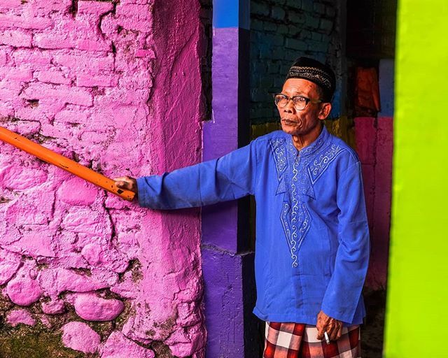 anamovich_66's tweet photo. Sohibul bait kampung warna-warni malang.
.
@lensacommunity
#lensaacademy
#lensacommunity
#lensaacademymalang2018
_________________________
#streetphotography
#Indonesia_othestreet
#indostreetproject
#indosp_jatim
#instastreetid
#maklumfoto
#fujiguysid
#t… https://t.co/mwgBuhDg47 https://t.co/zDOGrE0SlQ