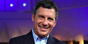 CannovaV's tweet photo. Hai affrontato la vita come tutti dovrebbero fare, sempre con il sorriso. Sarai ricordato così, eternamente giovane.
#FabrizioFrizzi https://t.co/hehjHE2Yz6