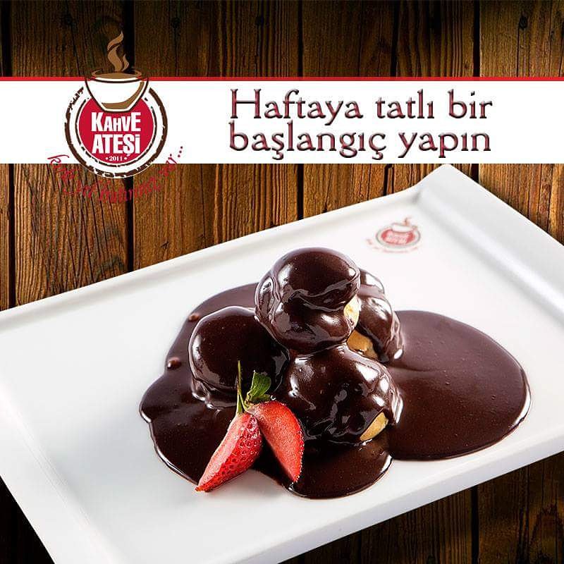 Haftaya tatlı bir başlangıca ne dersiniz :) #kahveateşi #profiterol