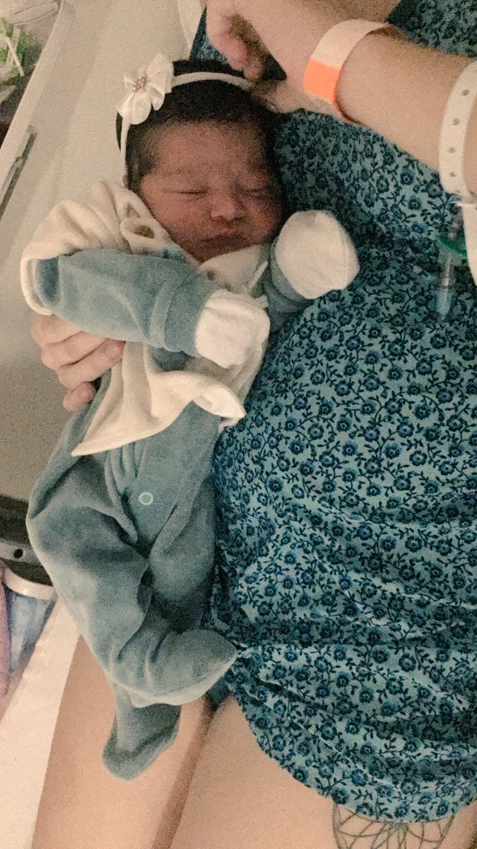 maspqvick_'s tweet photo. Bem vinda, a vida sorriu quando você chegou.. Minha pequena Luanna 🤱🏼❤️ https://t.co/M80tIL9vWr