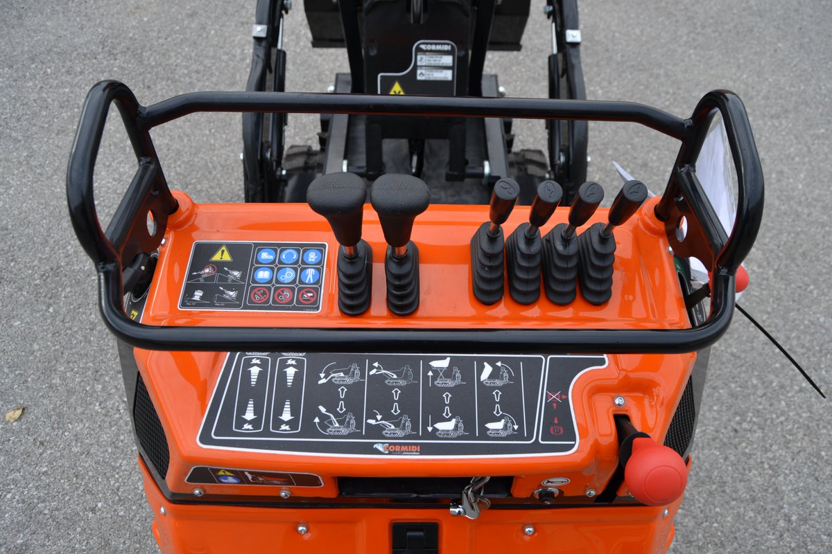 Everyone in cockpit!
🚄🙋‍♂️🔨🏗️
It's Monday...
Start a new week,
Good job!