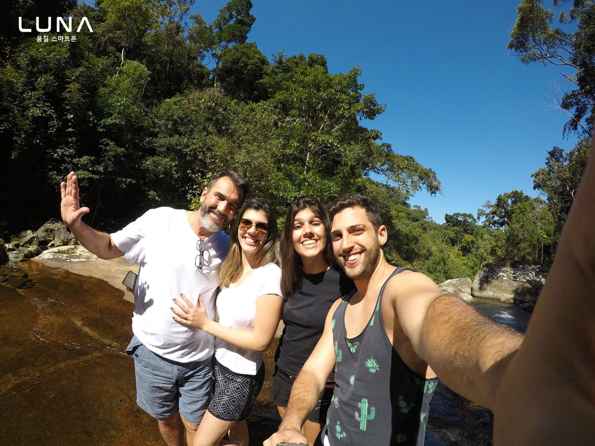 Selfie menggunakan Luna G8 dengan fitur Beauty Shoot, membuat kamu terlihat natural dan real #lunasmartphone