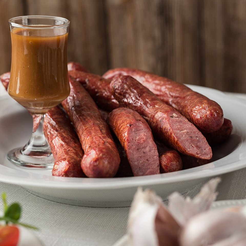 Oletko maistanut uutta karitsanakkia?
Kotimaisesta karitsasta valmistetun kokolihanakin voi höyryttää tai paistaa. Pääsiäisen hittituote! #pääsiäinen #ruoka #mattilabros #hyvässälihassa #karitsanakki #veljeksetmattila