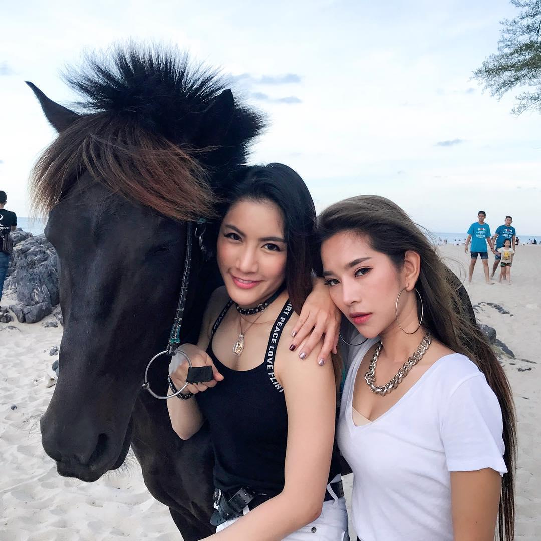 poonking8223's tweet photo. ภรรยามาหาถึงหาดใหญ่ อิๆ. @janefreshy #arizona #itburnsbecause #therapgame https://t.co/8jnvf2cisn
