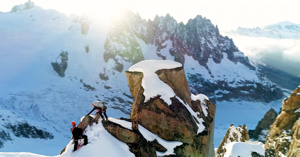 ParisJeMeCasse's tweet image. bit.ly/This_Is_Real - A la recherche d'un film d'#Alpinisme pour vous en mettre plein la tronche ? Retrouvez #ThisIsReal de #MatheoJacquemoud et #MathisDumas - 
.
.
cc @MontBlancLive
#MBLiveTV #TVMontagne #Montagne #Escalade #Ski #Aventure #Voyage