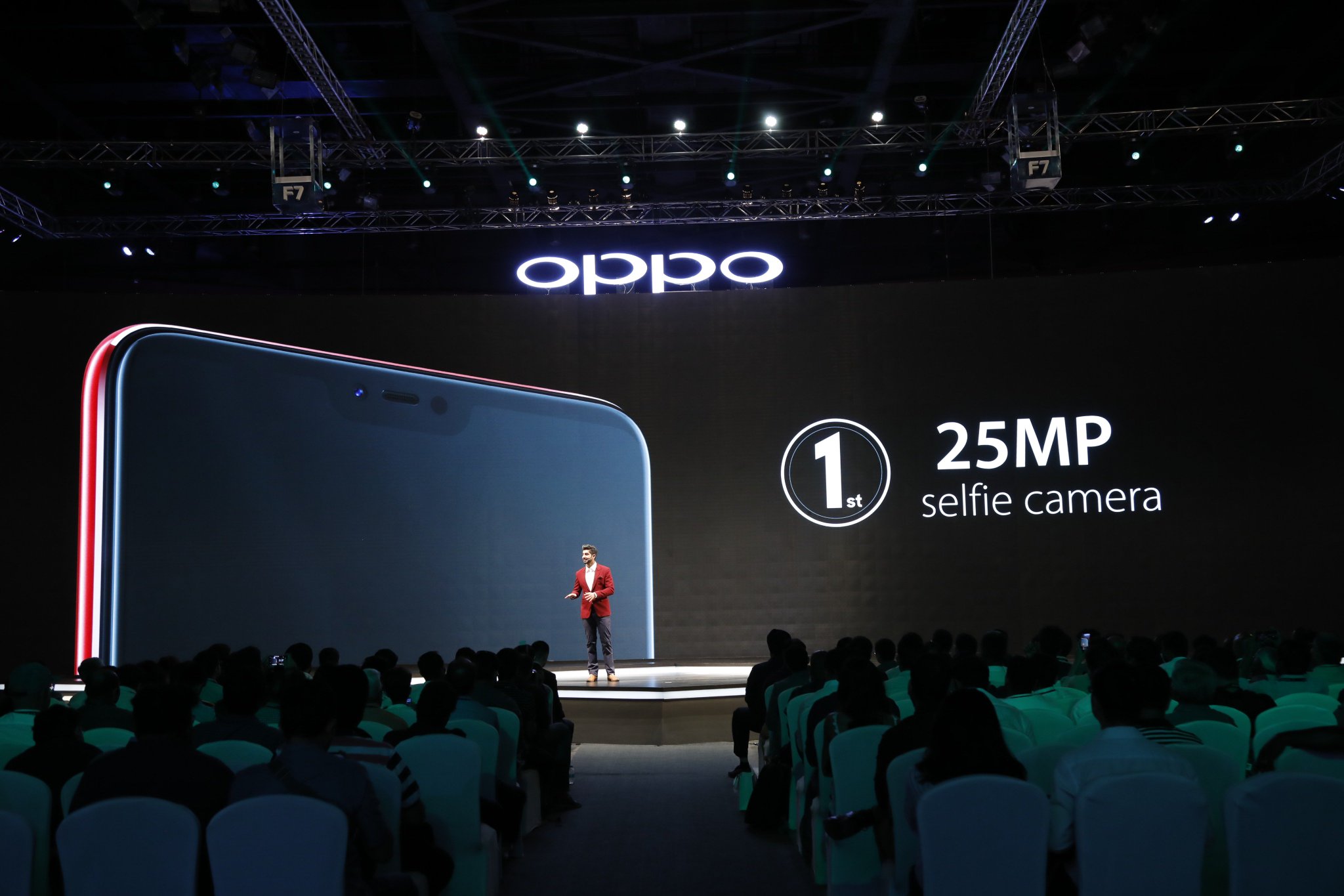 OPPO Mobile India on Twitter "The multifaceted OPPOF7 now comes with