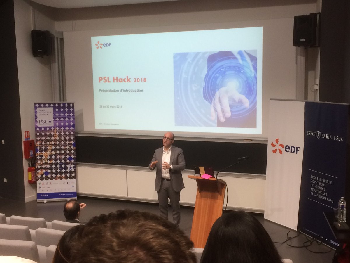 ESPCI_Paris's tweet photo. Présentation du partenaire, les étudiants découvrent @FGonczi directeur numérique chez @EDFofficiel commerce! #PSLHackbyEDF @psl_univ https://t.co/xRow8CWPcW