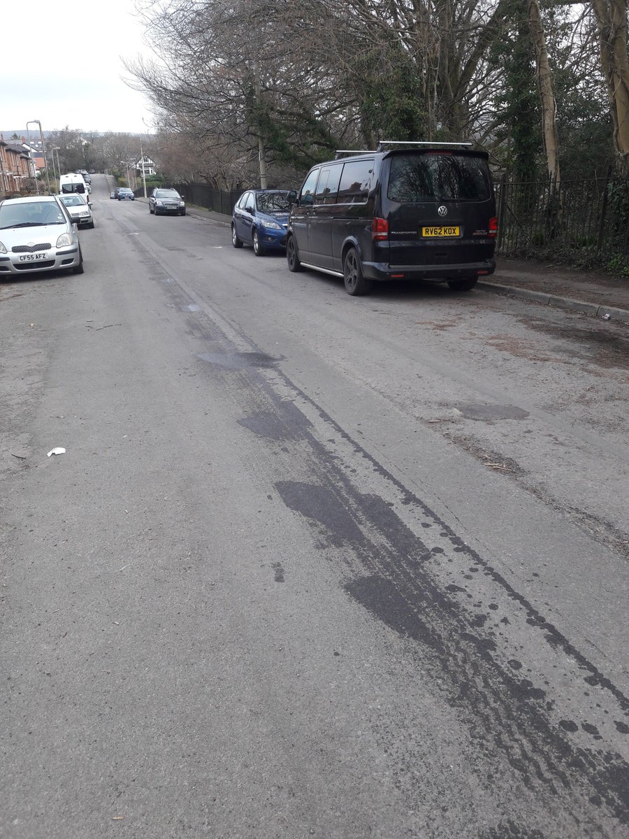 nathanielharman's tweet photo. @cardiffcouncil bin lorry dropping poisonous hydrolic oil all over rd this morning be careful can kill animals and children https://t.co/cMXxRjLGOW