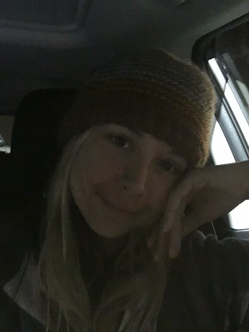 Good morning it's gym time I'm a sleepy faced girl https://t.co/rPyg0m0GMF