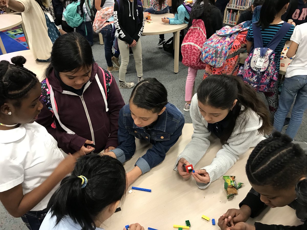 ShelyaWaters's tweet photo. Team building! #M3 #collinsstrong #marchmagic #synergize #leaders @ExplorersCol https://t.co/uBRvfuW6UX