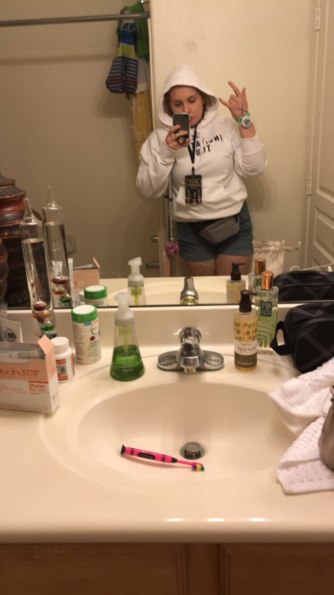 nichobubble's tweet photo. One more, I haven’t taken this sweatshirt off in 48 hours... #InvitationTourPhoenix 🤪 https://t.co/5RwHnJyI6D