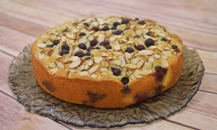 DixieCrystals's tweet photo. RT @foodhunterguide: Blueberry Coconut Almond Cake! https://t.co/e23746Nd5s @DixieCrystals @AdamsExtract @Anolon @Microplane @RainierFruit #EasterSweetsWeek https://t.co/0lPychODgh