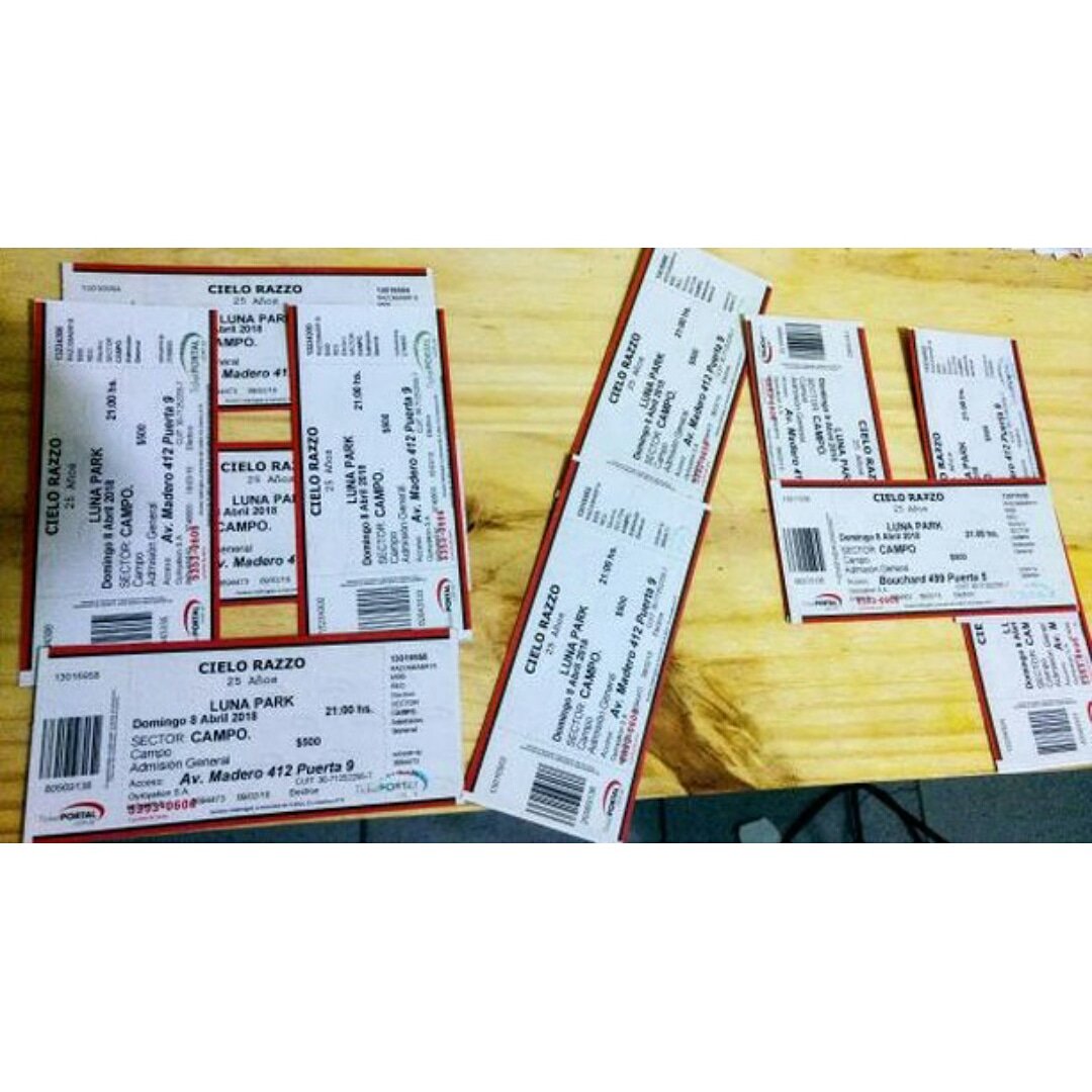 Cielo_Razzo's tweet photo. Te las ubicamos así para que no te olvides de la #fecha: Domingo 8/4 #CieloEnElLuna 

A no colgarse que vienen volando las entradas!! #VamoQueLoLlenamo 

Anticipadas en la boleteria del #LunaPark y en https://t.co/h2sURqGgEt https://t.co/taWc2QMhXD