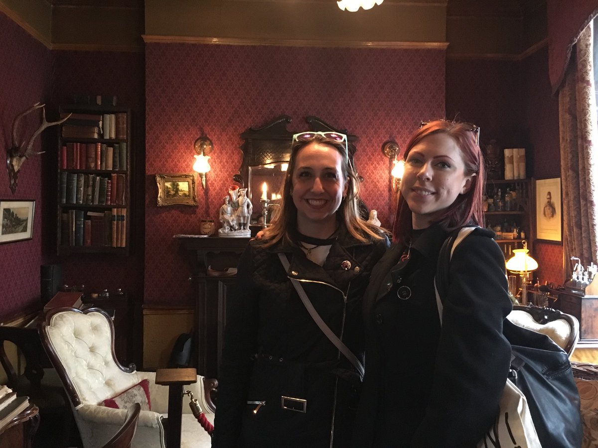 FandomBasedLife's tweet image. We made it to 221B! #sherlocked #sherlockian