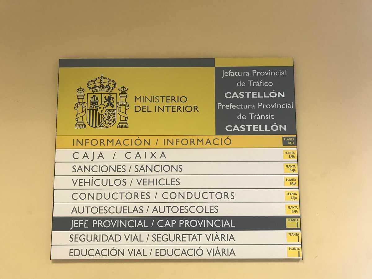 GSerranoLopez's tweet photo. Un placer compartir jornada de trabajo en la Jefatura de Tráfico de Castellón y con el Subsector de la Agrupación de Tráfico de la @guardiacivil. Suerte en la Operación especial de Semana Santa. https://t.co/M3qHfLUaOe